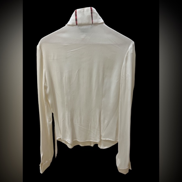 KOEL size small. Button down blouse. Satin inserts on pockets and neckline - Picture 5 of 5